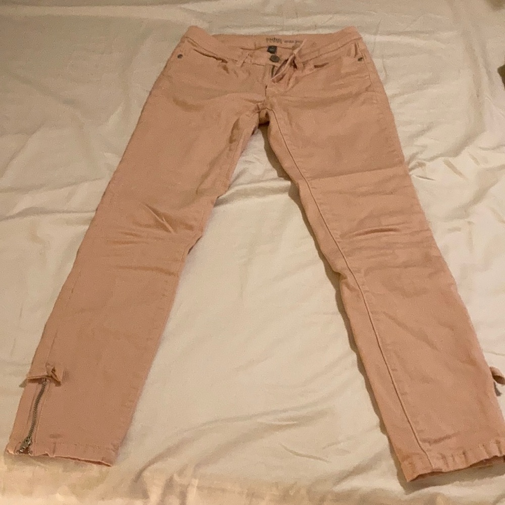New York and Co cute pink cropped jeans